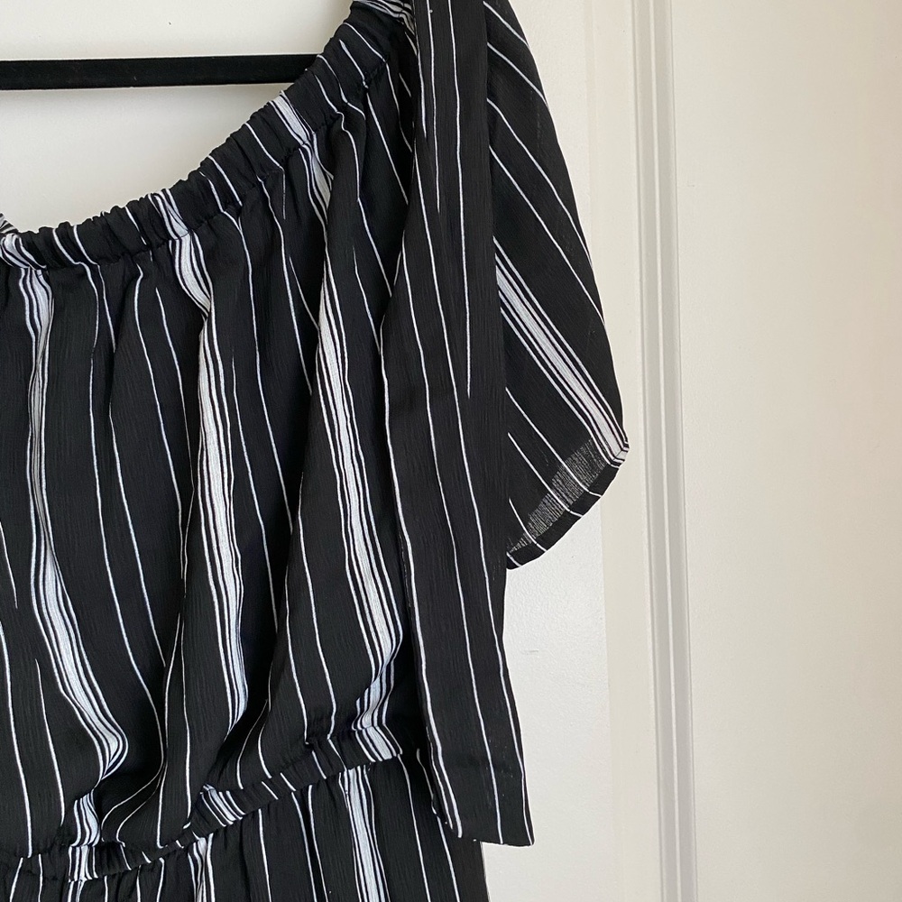 AUW Black and White Striped Long Sleeve Dress - Picture 13 of 14